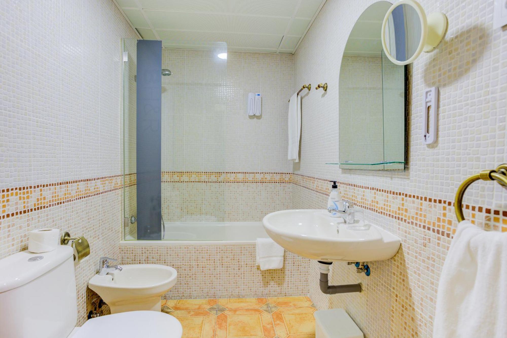 Hotel Pizarro Humanes de Madrid Exteriör bild