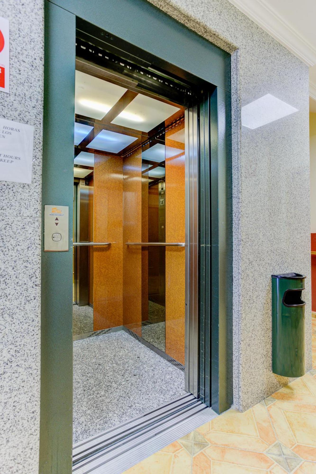 Hotel Pizarro Humanes de Madrid Exteriör bild