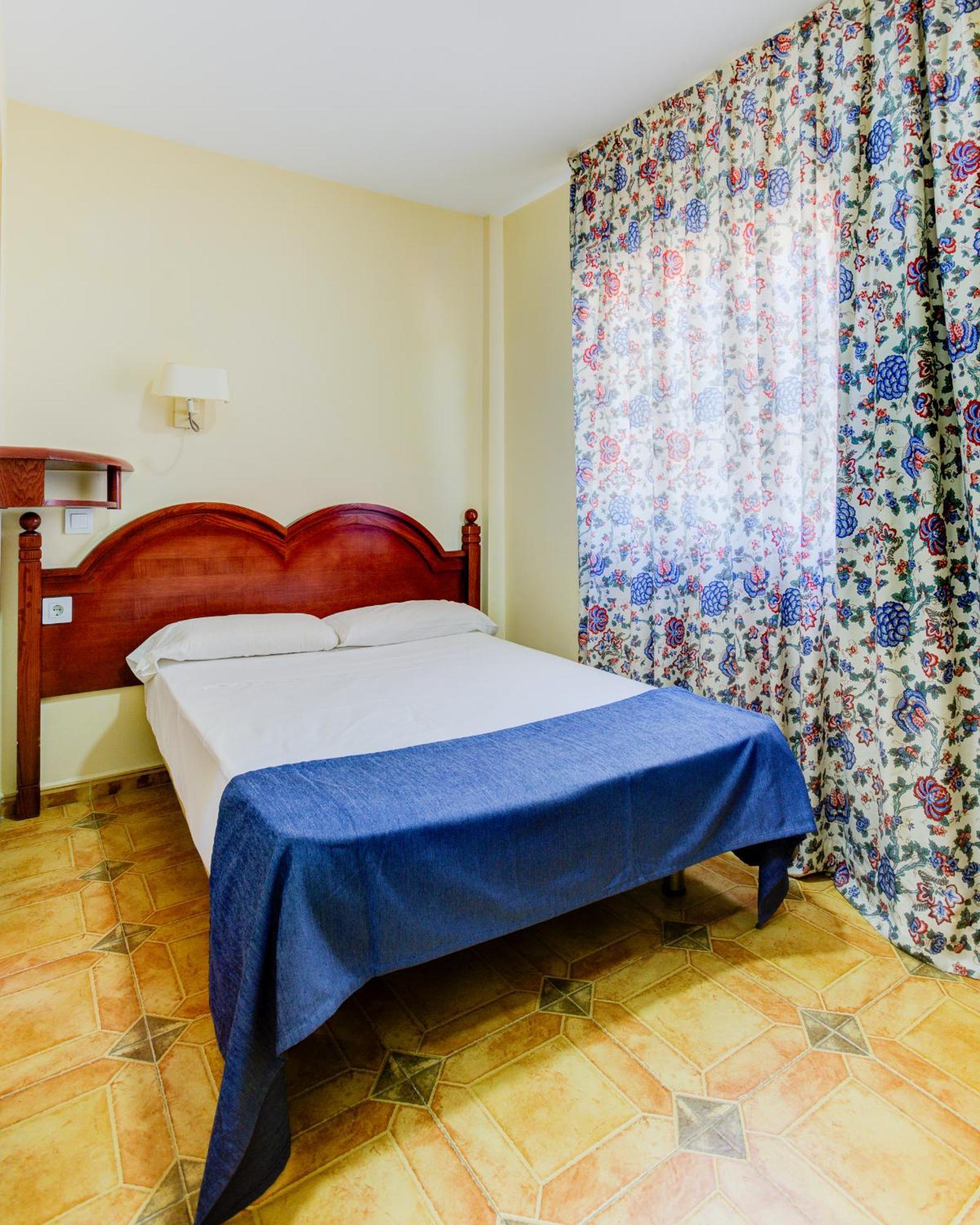 Hotel Pizarro Humanes de Madrid Exteriör bild
